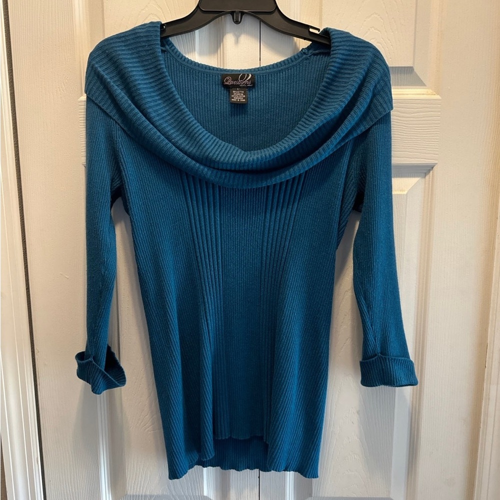 Women’s sweater size large